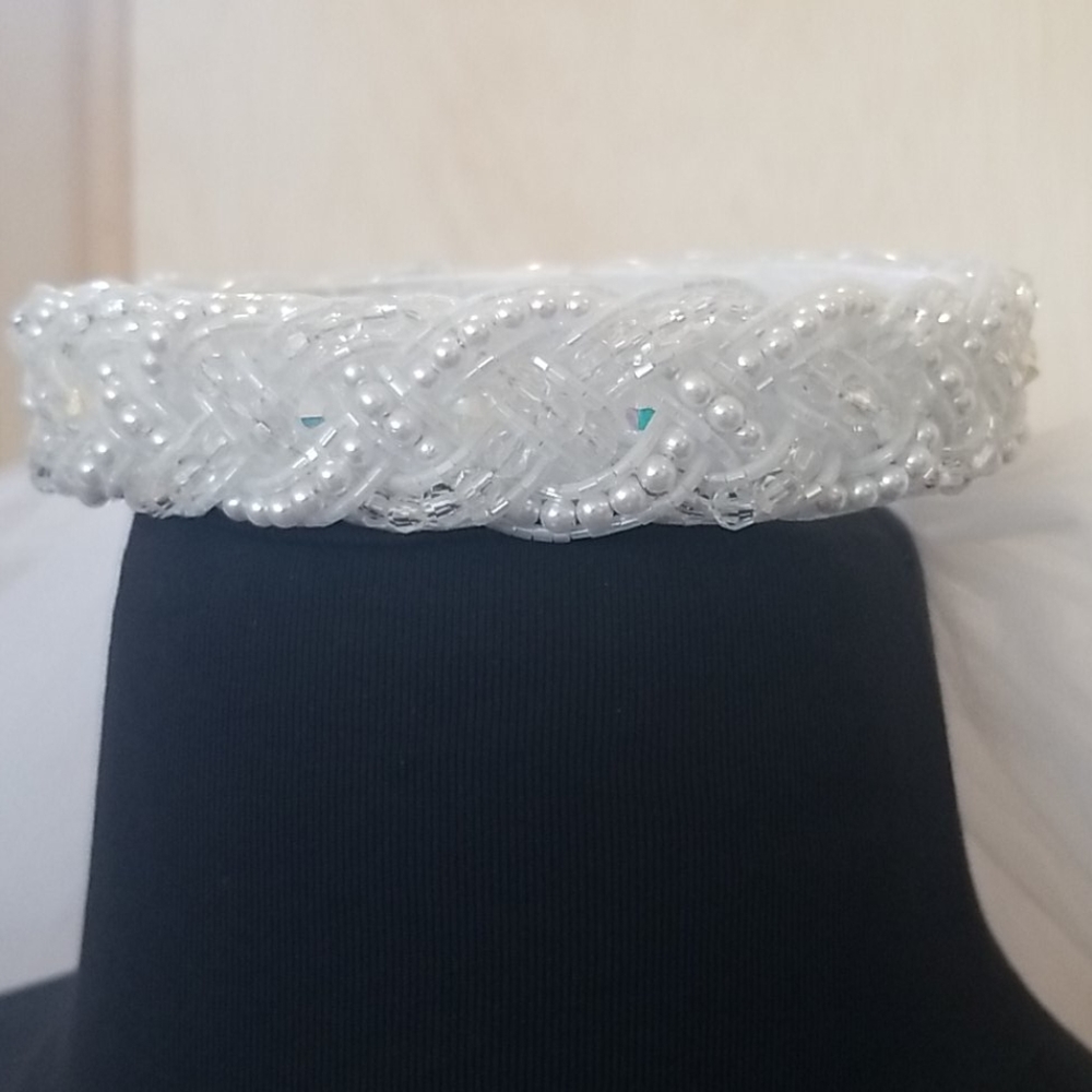 Vintage halo crown veil
